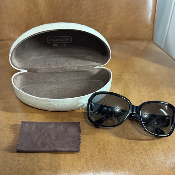Coach Black Sunglasses with Case - Picture 2 of 6